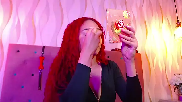 IsabelaLatina online show from February 26, 2026, 9:36 pm