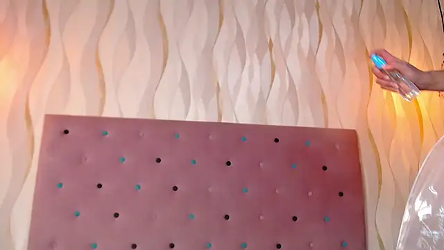 IsabelaLatina online show from March 21, 2026, 2:09 pm