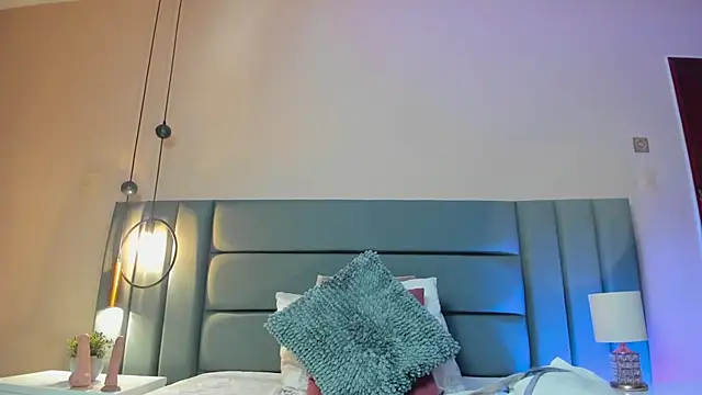 NoraDasilva online show from October 16, 2025, 12:22 am