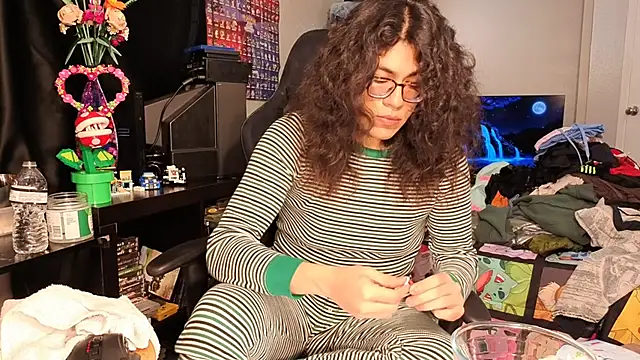 Snapshot of ShinyCherub chatting on February 5, 2025, 12:10 am ShinyCherub online show from February 5, 2025, 12:10 am