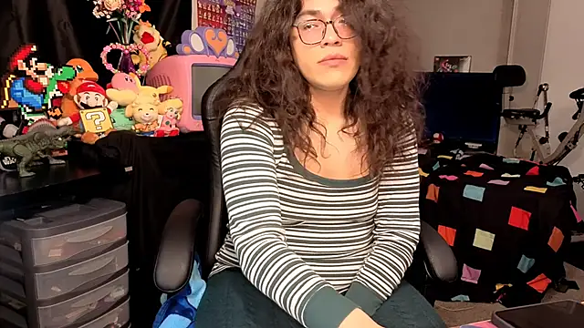 Snapshot of ShinyCherub chatting on October 25, 2025, 2:46 pm ShinyCherub online show from October 25, 2025, 2:46 pm