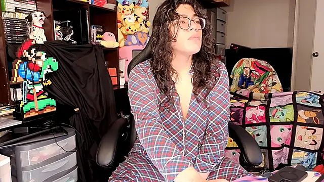 Snapshot of ShinyCherub chatting on January 17, 2026, 11:04 am ShinyCherub online show from January 17, 2026, 11:04 am