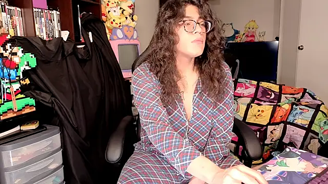 Snapshot of ShinyCherub chatting on February 9, 2026, 2:21 pm ShinyCherub online show from February 9, 2026, 2:21 pm