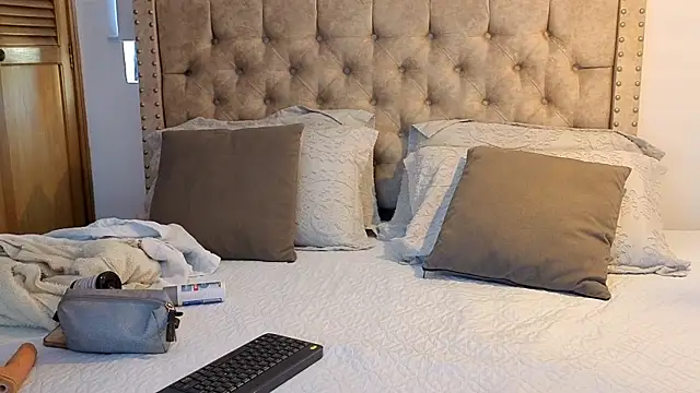 Snapshot of KeryHillson chatting on January 18, 2026, 1:59 pm KeryHillson online show from January 18, 2026, 1:59 pm