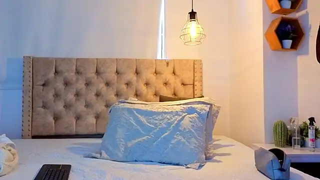 Snapshot of KeryHillson chatting on March 29, 2026, 1:44 pm KeryHillson online show from March 29, 2026, 1:44 pm