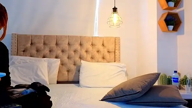 Snapshot of KeryHillson chatting on April 6, 2026, 1:23 pm KeryHillson online show from April 6, 2026, 1:23 pm