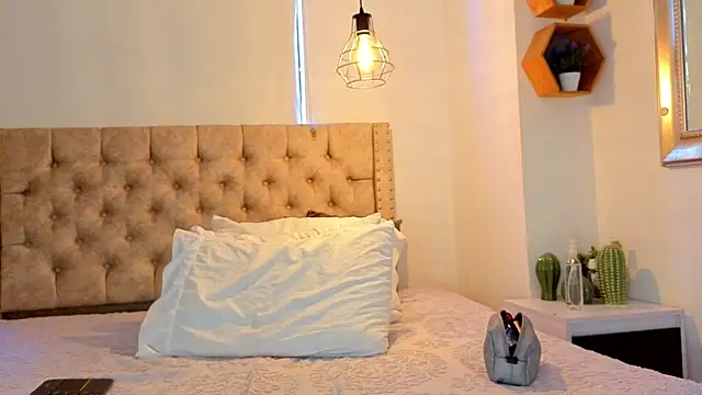 Snapshot of KeryHillson chatting on April 9, 2026, 2:11 pm KeryHillson online show from April 9, 2026, 2:11 pm