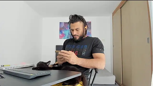 Snapshot of Louis_marley__ chatting on February 18, 2025, 5:21 pm Louis marley   online show from February 18, 2025, 5:21 pm