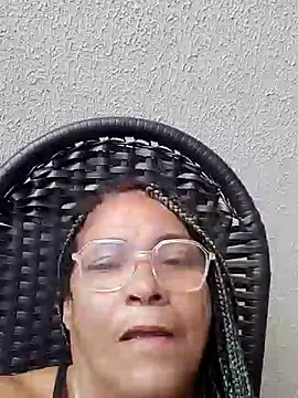 Snapshot of Delicy1 chatting on March 8, 2025, 11:05 am Delicy1 online show from March 8, 2025, 11:05 am