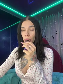 Queen of pain online show from October 27, 2025, 7:56 am