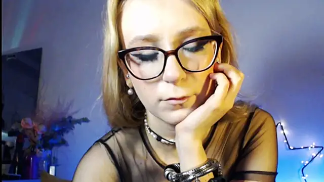 Snapshot of welliza chatting on March 19, 2025, 12:59 am welliza online show from March 19, 2025, 12:59 am