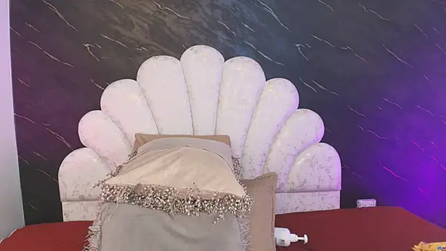  MiaBrown  online show from March 26, 2026, 12:11 pm