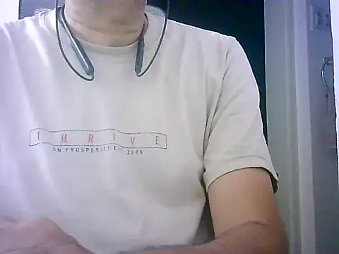 Snapshot of mrose8080 chatting on October 16, 2025, 7:59 pm mrose8080 online show from October 16, 2025, 7:59 pm