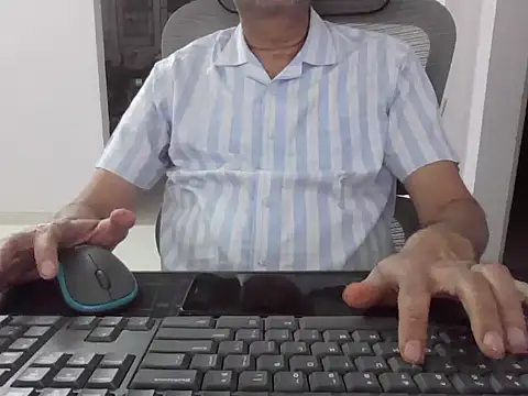 Snapshot of mrose8080 chatting on February 23, 2026, 6:49 pm mrose8080 online show from February 23, 2026, 6:49 pm