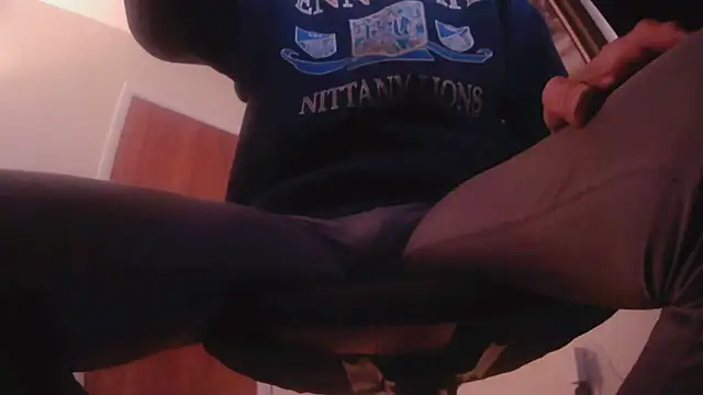 hottottrot691 online show from November 26, 2025, 9:38 pm