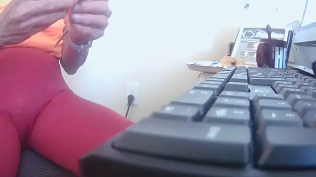 hottottrot691 online show from June 1, 2026, 1:35 pm