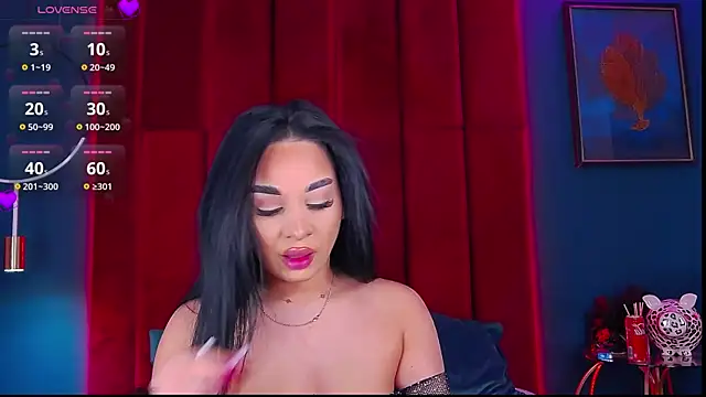 Snapshot of MadyLuxxx chatting on October 21, 2025, 6:41 pm MadyLuxxx online show from October 21, 2025, 6:41 pm