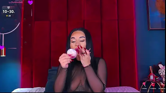 Snapshot of MadyLuxxx chatting on October 22, 2025, 6:40 pm MadyLuxxx online show from October 22, 2025, 6:40 pm