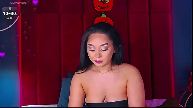 Snapshot of MadyLuxxx chatting on October 29, 2025, 7:59 pm MadyLuxxx online show from October 29, 2025, 7:59 pm