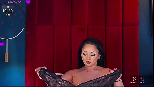 Snapshot of MadyLuxxx chatting on December 13, 2025, 8:04 pm MadyLuxxx online show from December 13, 2025, 8:04 pm