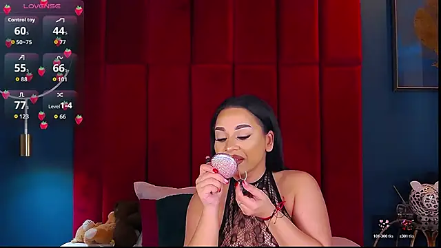 Snapshot of MadyLuxxx chatting on January 7, 2026, 7:05 pm MadyLuxxx online show from January 7, 2026, 7:05 pm