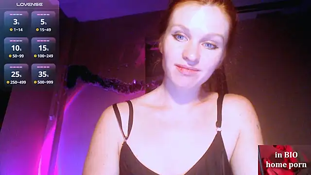 Snapshot of Cassie_Wild chatting on February 17, 2025, 1:21 pm Cassie Wild online show from February 17, 2025, 1:21 pm