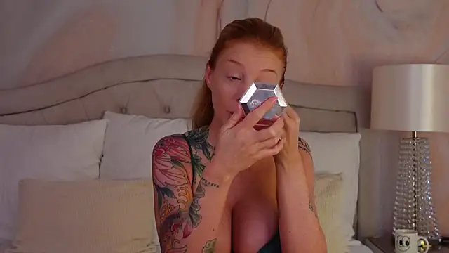 GingerEllis online show from April 13, 2026, 3:56 am