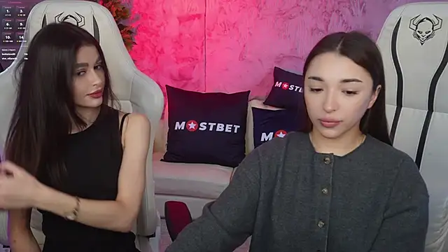 Jasmine Flow online show from December 17, 2024, 1:49 pm