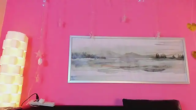 Snapshot of Tiffanysurez_ chatting on September 12, 2025, 8:20 pm Tiffanysurez online show from September 12, 2025, 8:20 pm