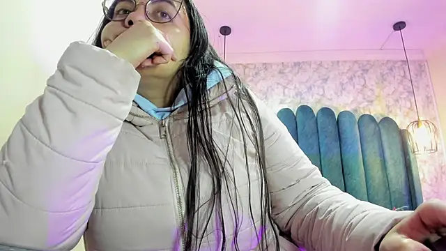 nalalye cruzz  online show from September 12, 2025, 2:00 am