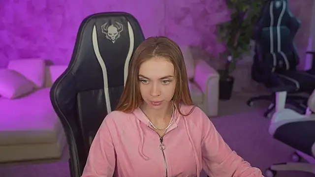 Snapshot of Anabelka054 chatting on September 23, 2025, 10:40 am Anabelka054 online show from September 23, 2025, 10:40 am