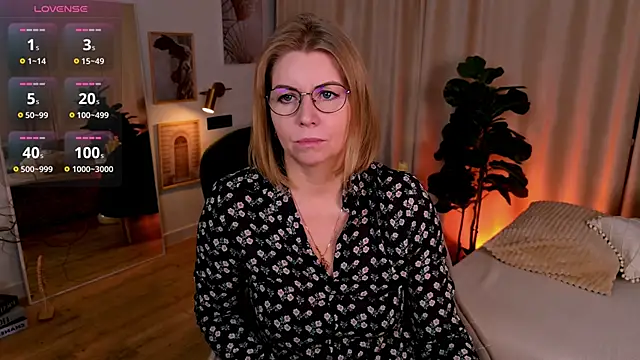 Annie Light online show from May 28, 2026, 6:43 am