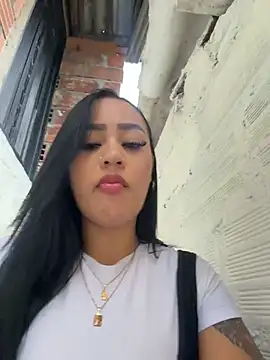 Luisa Fernandaa online show from May 12, 2026, 11:02 pm