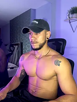 ARON TAYLER01 online show from September 9, 2025, 10:26 am