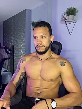 ARON TAYLER01 online show from October 29, 2025, 10:39 am