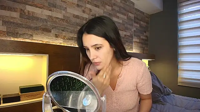 alicewilloww online show from October 17, 2025, 10:01 pm