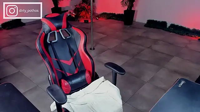 Snapshot of dirty-boss chatting on December 14, 2024, 3:15 pm dirty-boss online show from December 14, 2024, 3:15 pm