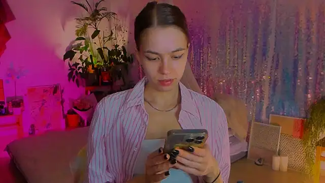 poli   online show from January 10, 2025, 9:10 pm