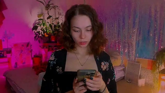 poli   online show from January 17, 2025, 10:01 pm