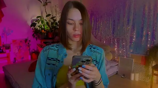 poli   online show from January 31, 2025, 2:39 pm