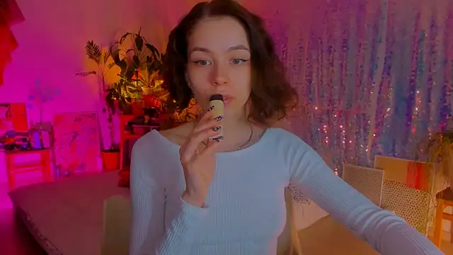 poli   online show from March 13, 2025, 8:43 pm