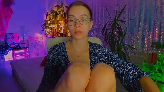 poli   online show from October 4, 2025, 7:01 pm