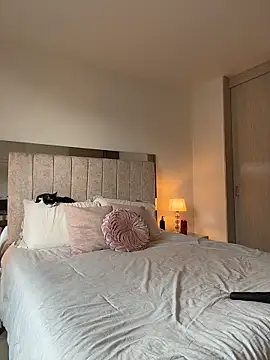 Im Valentina online show from April 4, 2026, 9:12 pm