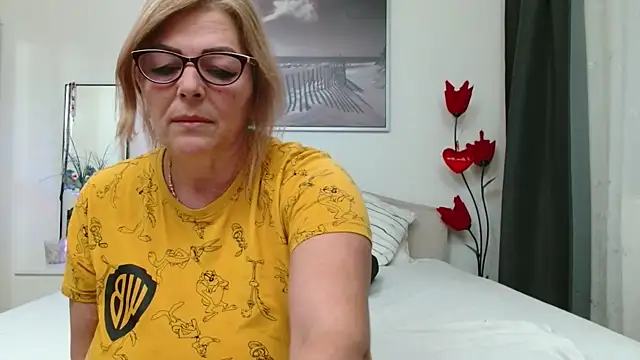 YulliaMilf online show from January 10, 2026, 4:09 pm