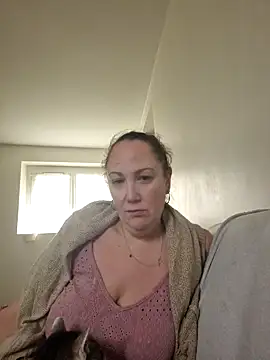 Wisie Cutie online show from December 14, 2024, 1:49 pm