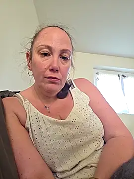 Snapshot of Wisie_Cutie chatting on March 4, 2026, 4:35 pm Wisie Cutie online show from March 4, 2026, 4:35 pm