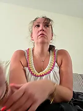 Wisie Cutie online show from April 15, 2026, 3:30 pm