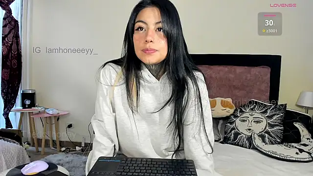 Snapshot of Thedollhoney chatting on April 1, 2026, 4:37 pm Thedollhoney online show from April 1, 2026, 4:37 pm