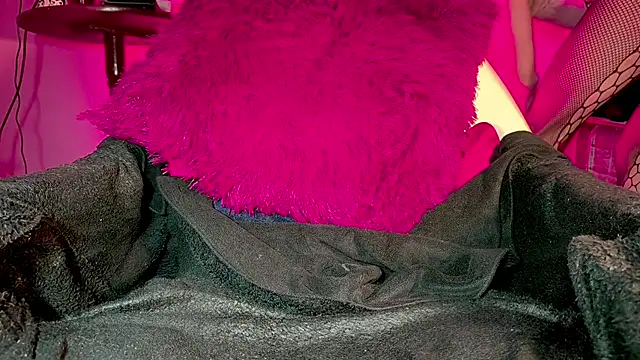 SEXYTRAV18 online show from February 24, 2026, 3:26 am