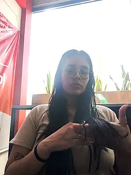 Annya-sweet online show from December 4, 2025, 4:05 pm